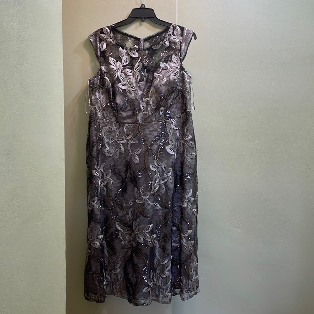 R & M Richards women flare dress